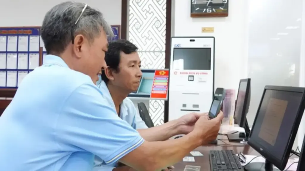 Bộ Nội vụ trả lời TP.HCM việc hỗ trợ thêm cho người hoạt động không chuyên trách