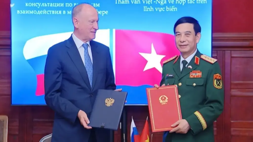 Bộ Quốc phòng ký kết hợp tác về biển với Nga