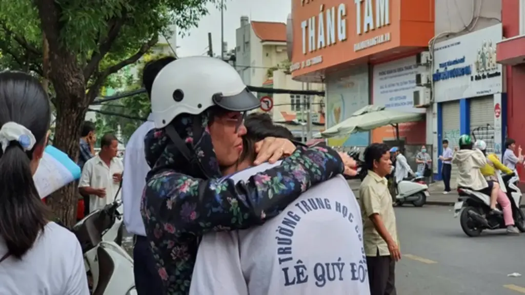 Bỏ thi tuyển sinh lớp 10: Tiết kiệm tài nguyên, sức sống khỏi cuộc đua khốc liệt