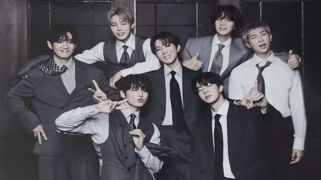 BTS trở lại American Music Awards sau 5 năm, cạnh tranh giải lớn với Taylor Swift