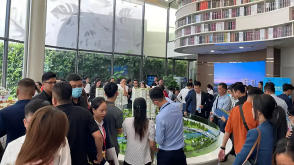 Bứt tốc trên công trường, căn hộ resort khu Nam TP.HCM cận kề ngày cất nóc