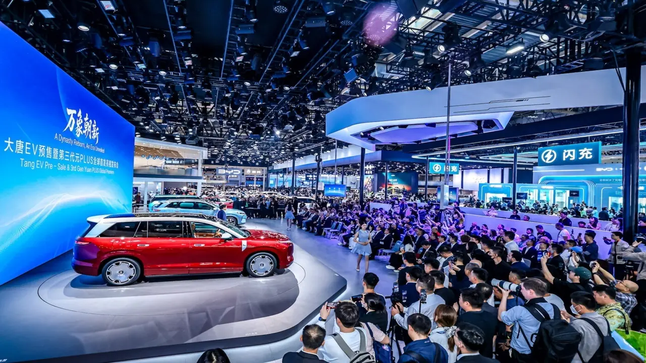 BYD dọa kiện nhiều tài khoản mạng xã hội