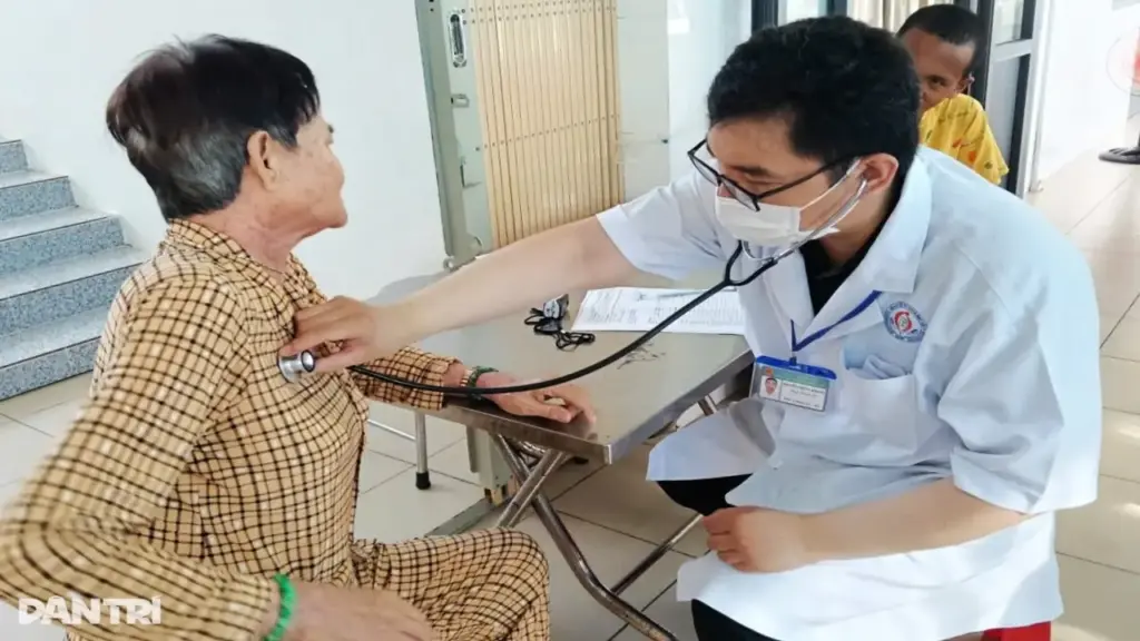 Cà Mau bắt đầu khám, sàng lọc sức khỏe cho người dân