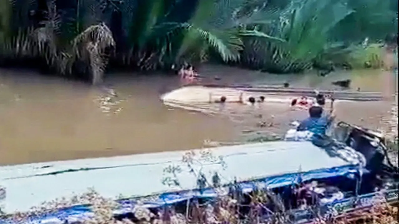 Cà Mau rà soát giao thông đường thủy sau vụ lật vỏ lãi chở khách tham quan