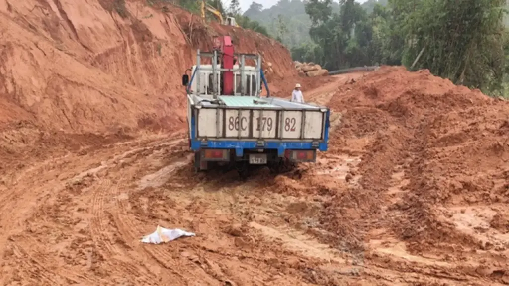Cấm lưu thông qua đèo Gia Bắc trên quốc lộ 28 từ 5 giờ ngày 20.5
