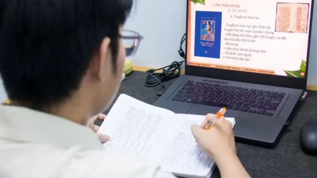 Cao điểm ôn thi tốt nghiệp THPT: Người 'áp lực kinh khủng', người giảm lo âu