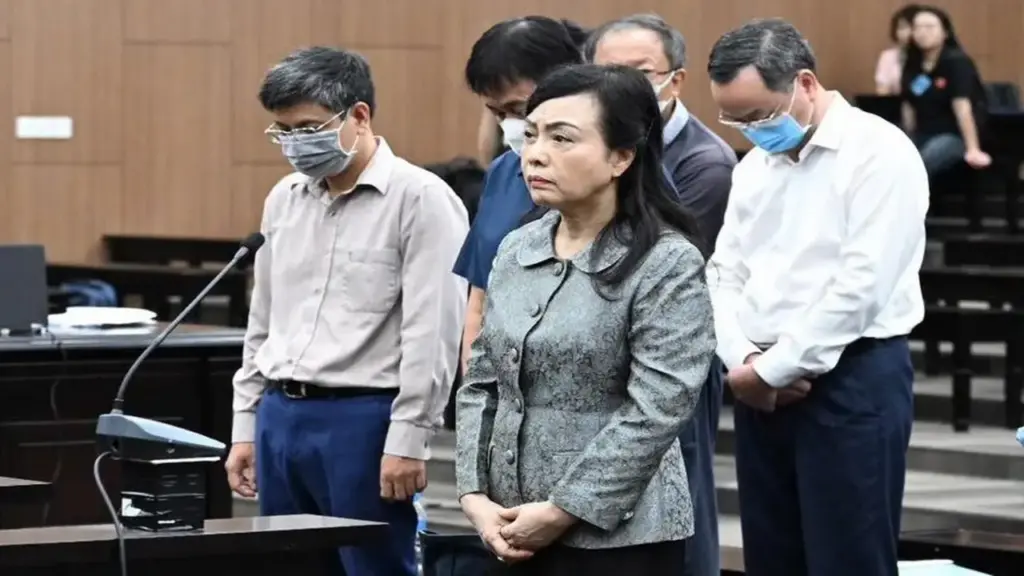 Câu hỏi nhức nhối trong vụ bà Kim Tiến: Bao nhiêu người dân mất cơ hội được cứu sống?