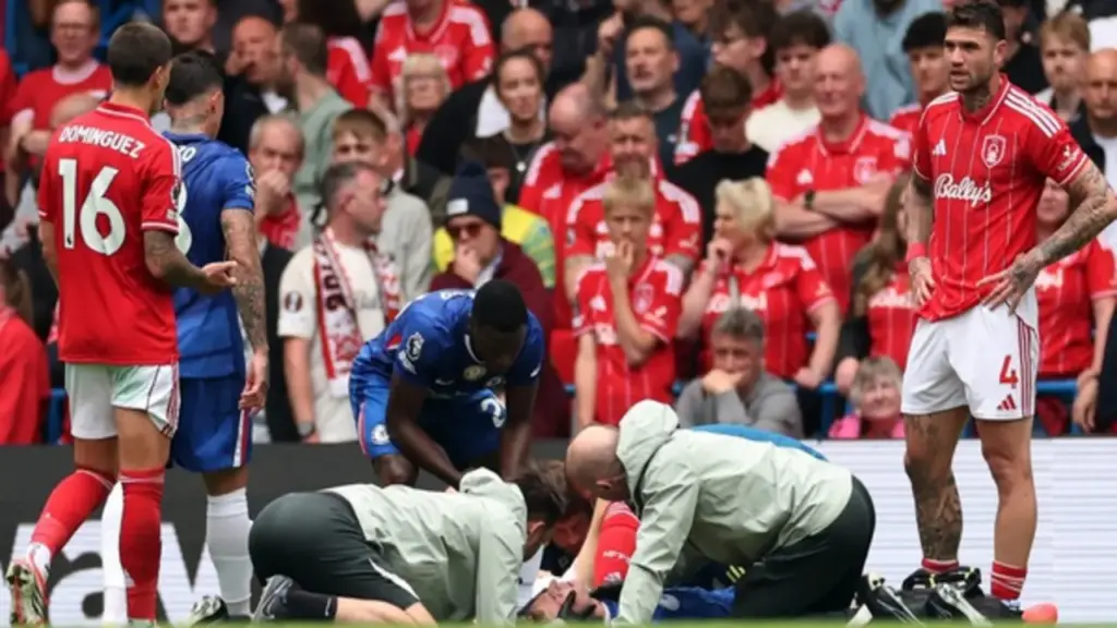 Cầu thủ 18 tuổi chấn thương kinh hoàng trận ra mắt, Chelsea 'thua thảm' trên sân nhà