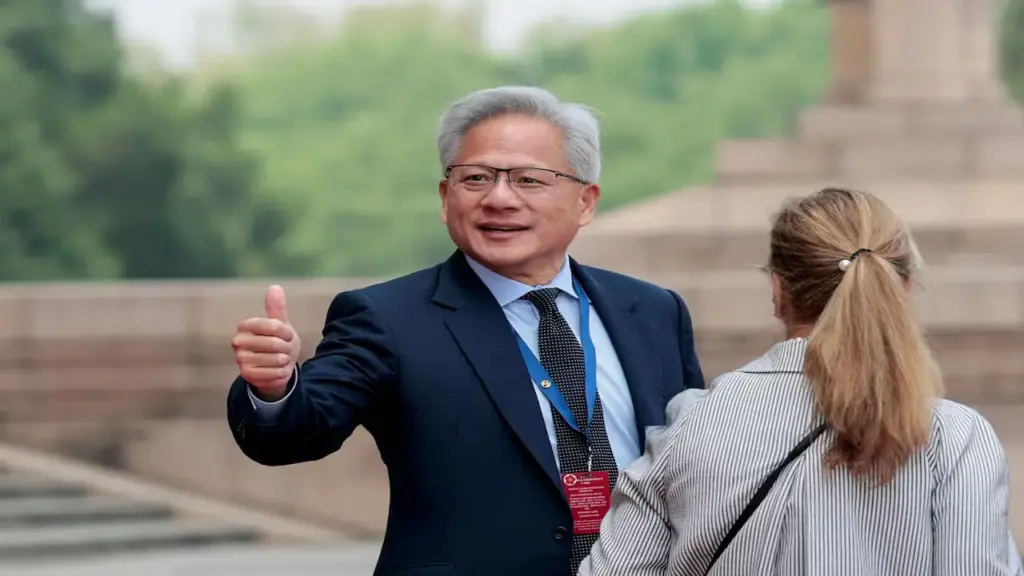 CEO Nvidia Jensen Huang gia nhập hội đồng cố vấn của đại học hàng đầu Trung Quốc
