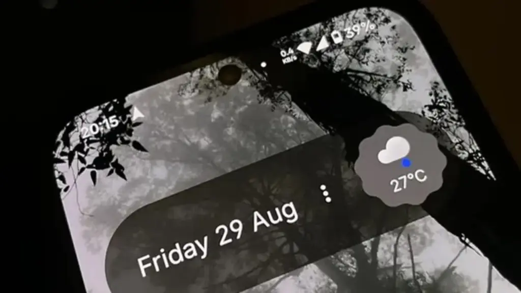 Chấm trắng trên điện thoại Android báo hiệu điều gì?