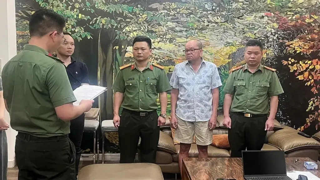 Chặn vụ vận chuyển 84 tấn quặng phóng xạ ra nước ngoài