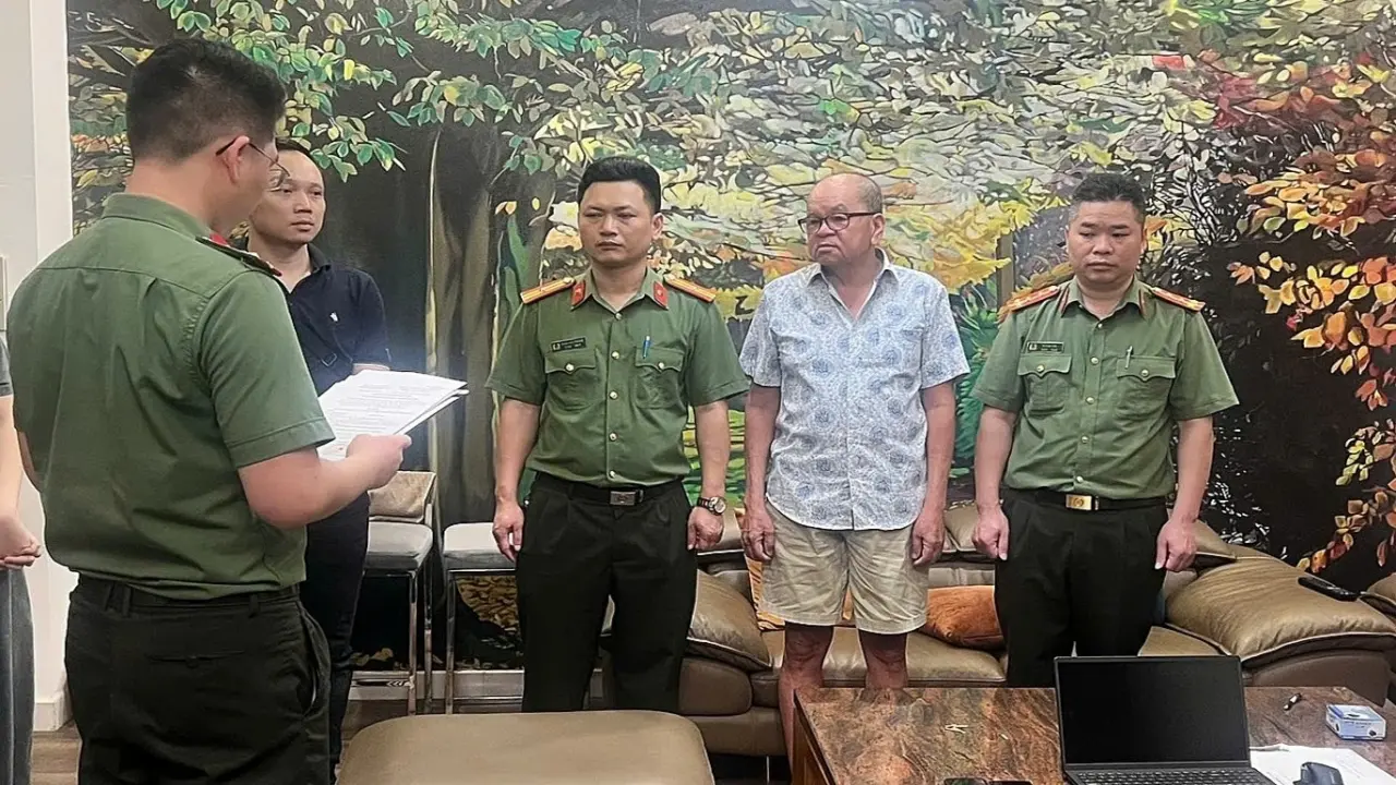 Chặn vụ vận chuyển 84 tấn quặng phóng xạ ra nước ngoài