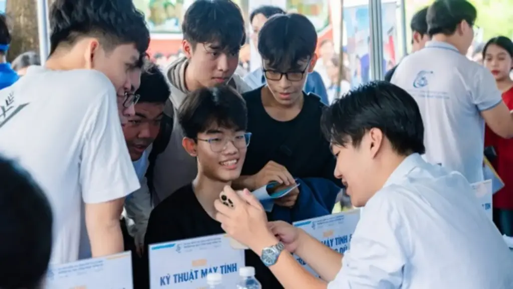 Chàng trai An Giang nhận học bổng toàn phần tiến sĩ đại học top 8 thế giới