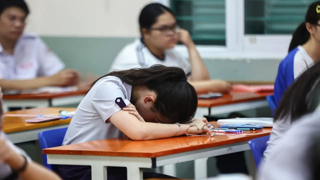 'Choáng' vì từ vựng khó trong đề thi thử tiếng Anh