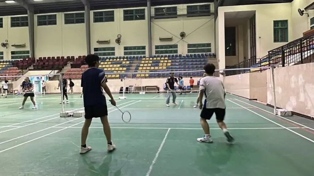 Chơi thể thao lúc nửa đêm
