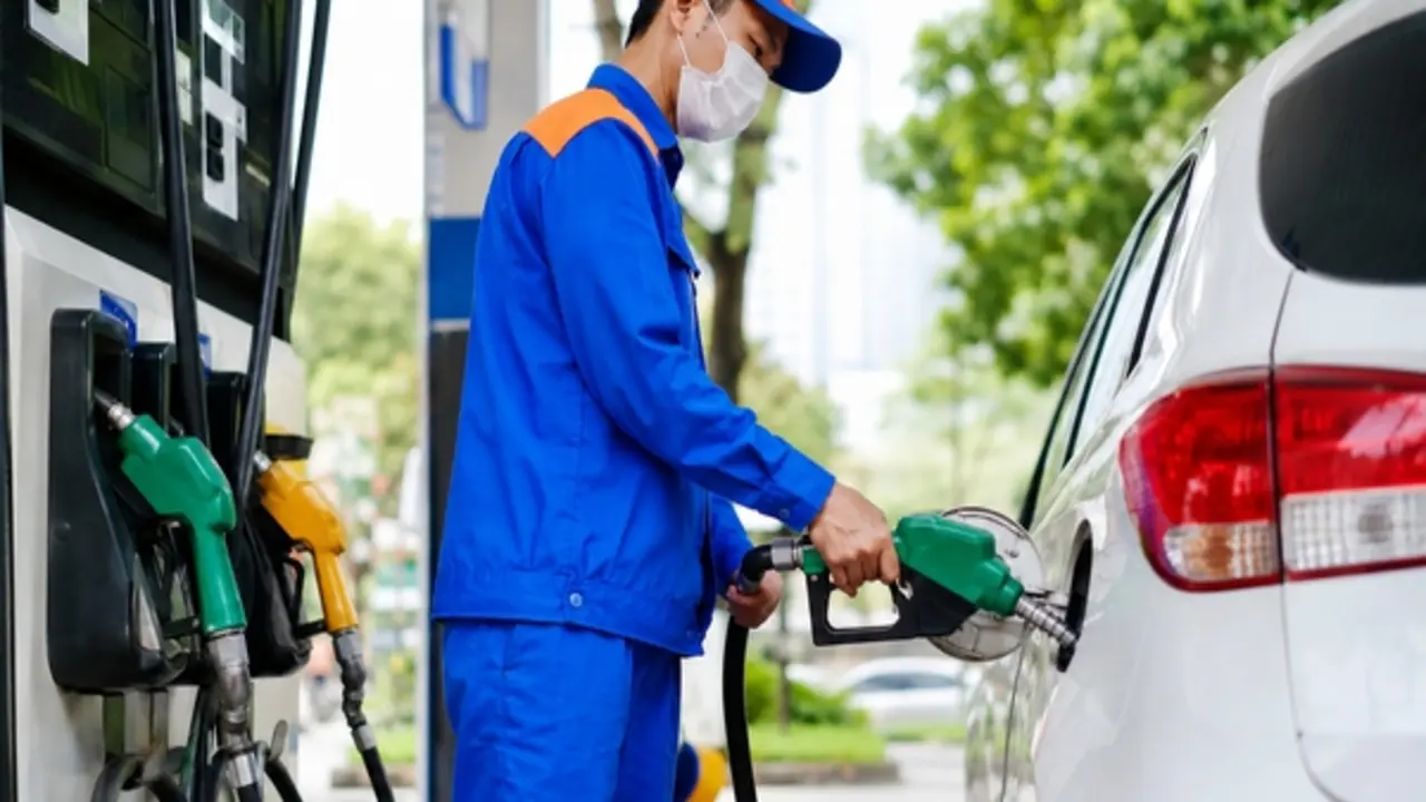 Chuyên gia giải đáp lo ngại về xăng E10 trước "giờ G" thay thế xăng A95