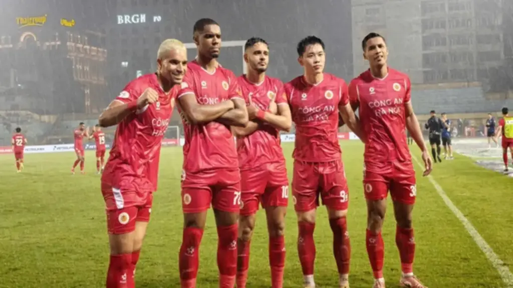 CLB CAHN thắng kịch tính Thanh Hóa, chính thức đăng quang V-League 2025-2026