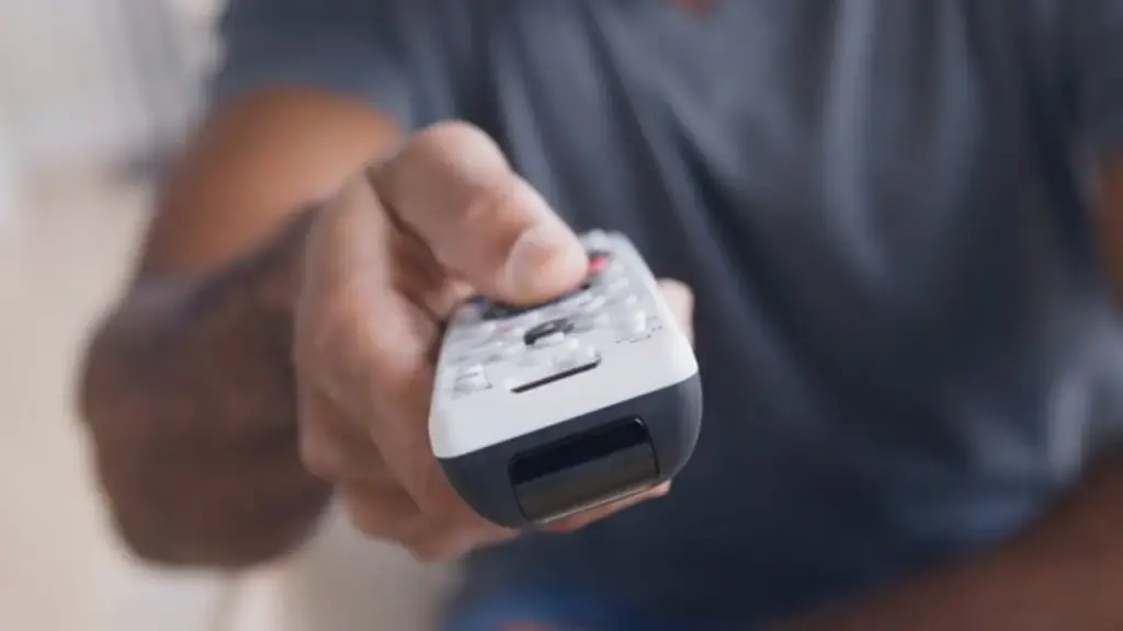Có nên rút điện Smart TV khi không sử dụng?