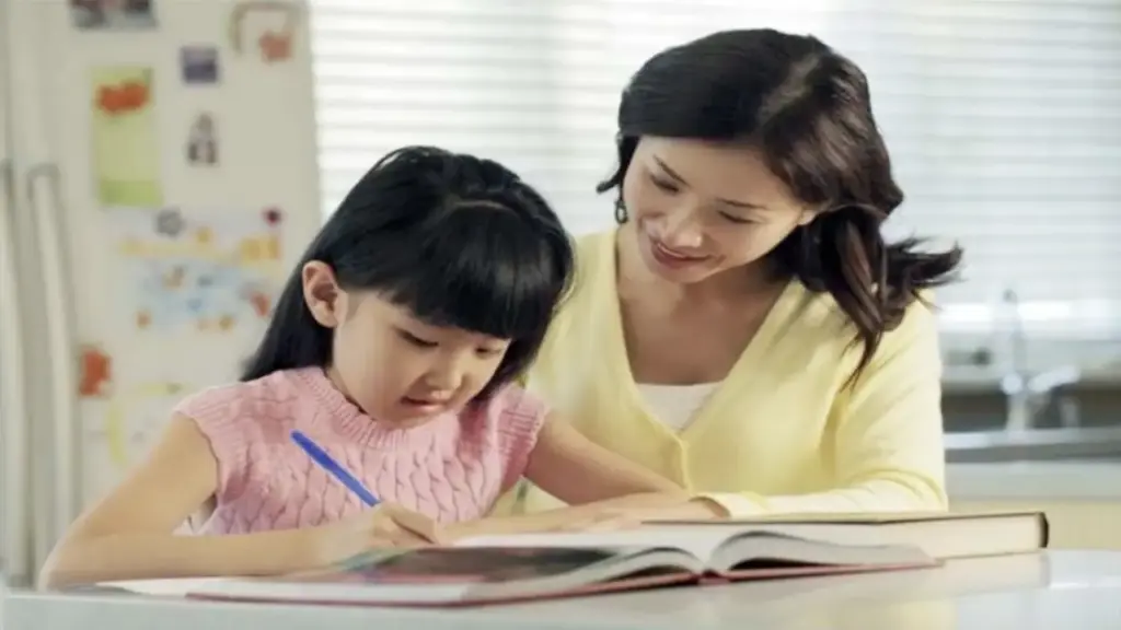 Con tôi toàn điểm 10 nhưng không đạt học sinh xuất sắc