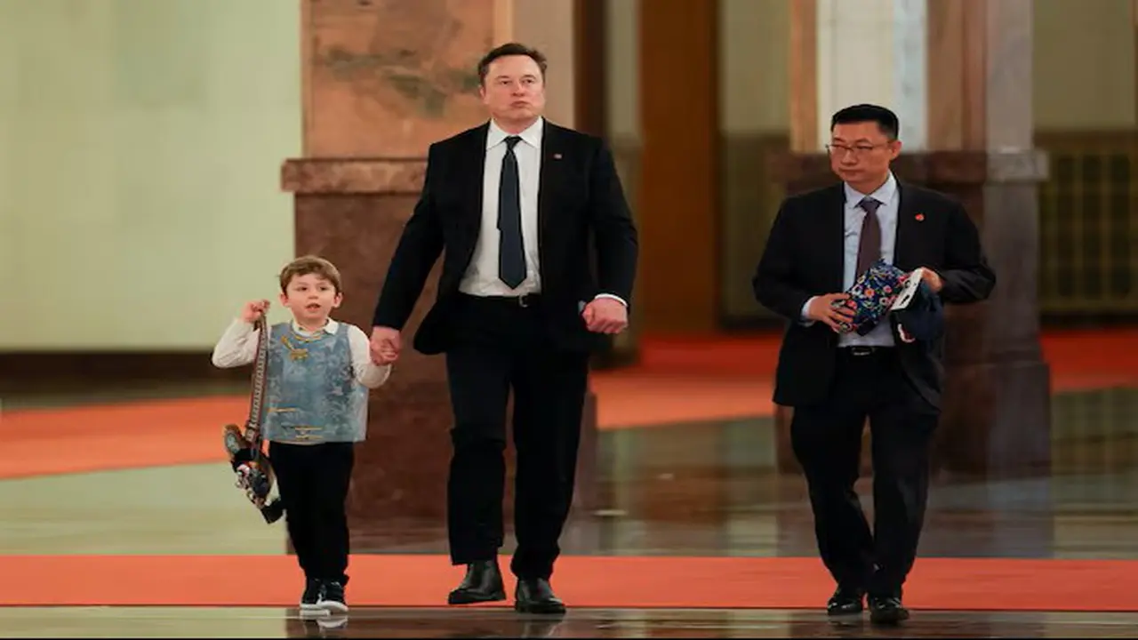 Con trai Elon Musk xách túi đầu rồng, doanh nghiệp Trung tăng 10 lần doanh số