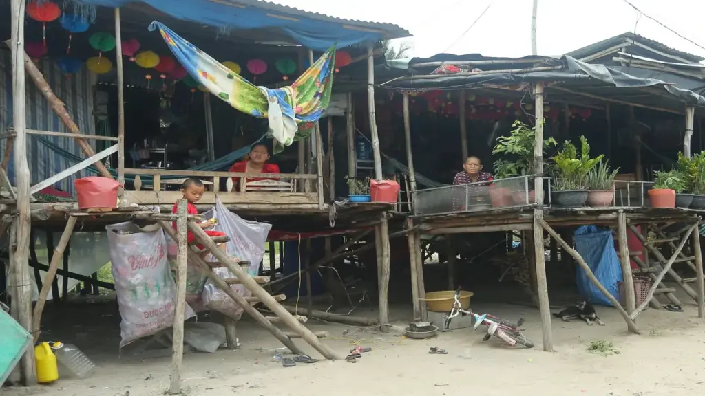 Công an Tây Ninh nói về hàng trăm Việt kiều ở hồ Dầu Tiếng chưa có căn cước