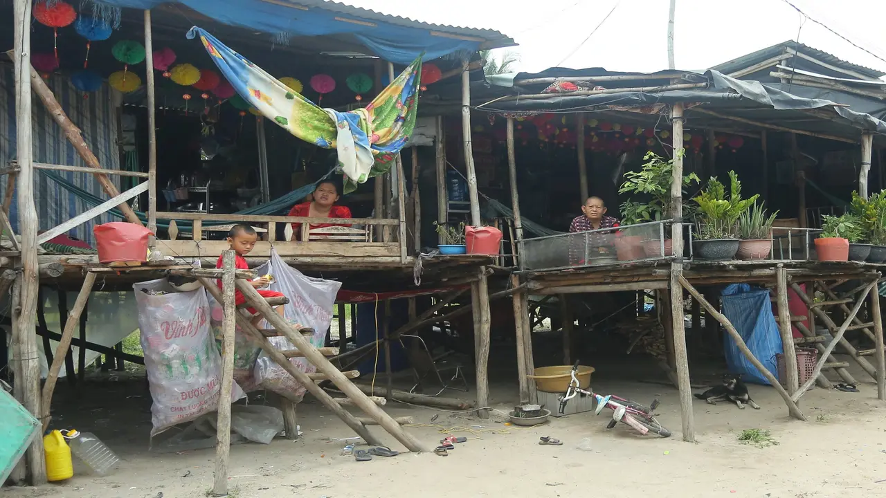 Công an Tây Ninh nói về hàng trăm Việt kiều ở hồ Dầu Tiếng chưa có căn cước
