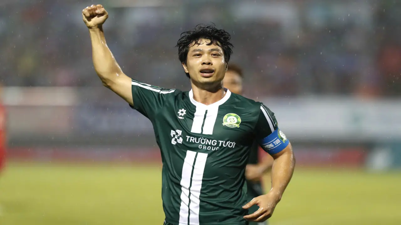 Công Phượng đưa Đồng Nai lên V-League