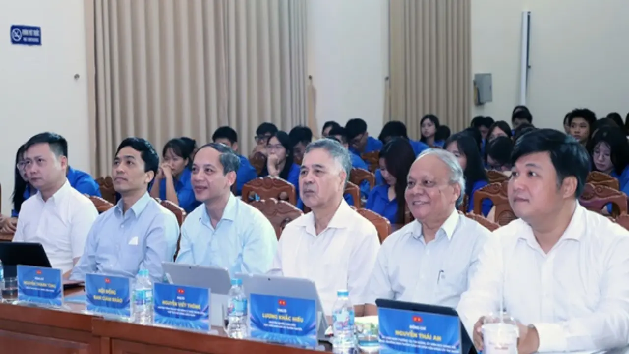 Công tác tuyên truyền miệng vẫn đặc biệt quan trọng và không thể thay thế