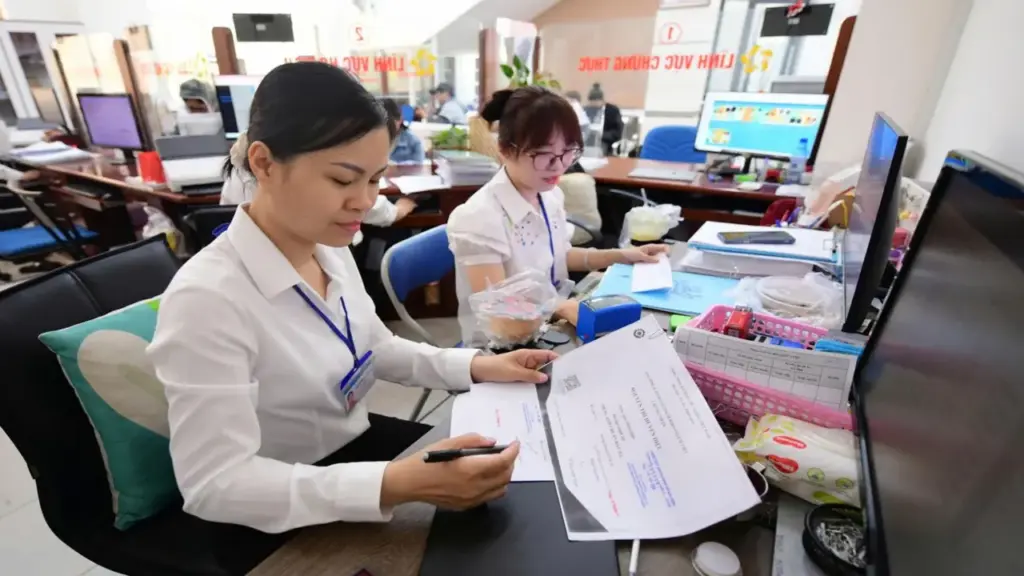 Công thức tính lương cán bộ, công chức khi tăng lương cơ sở lên 2,53 triệu từ 1-7
