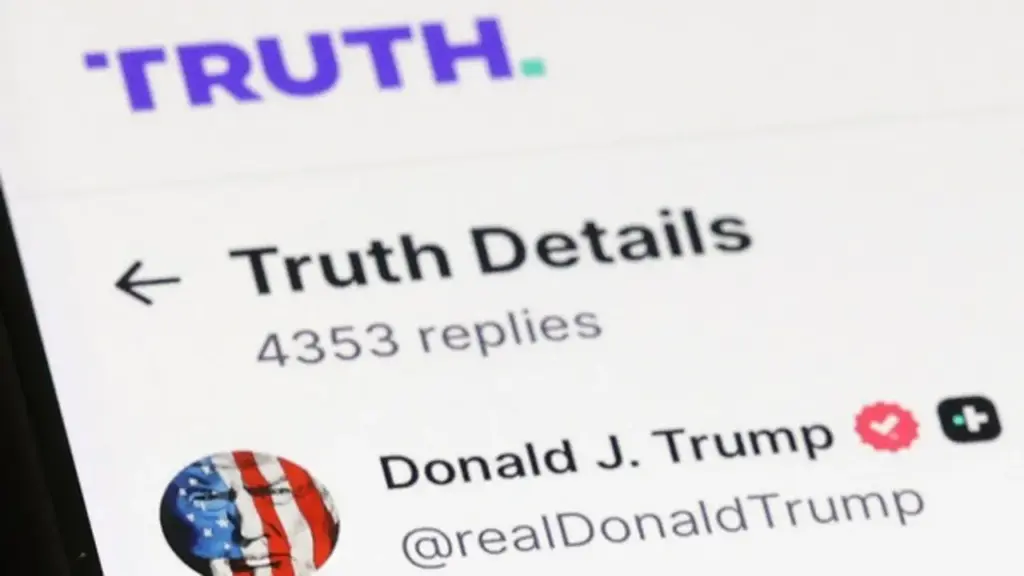 Công ty của ông Trump báo lỗ 400 triệu USD