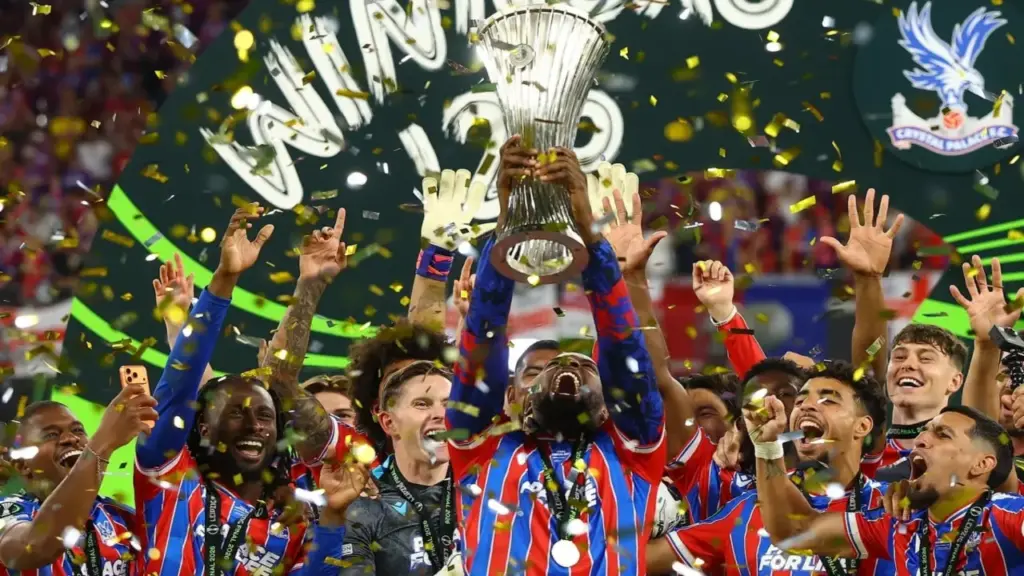 Crystal Palace vô địch UEFA Conference League
