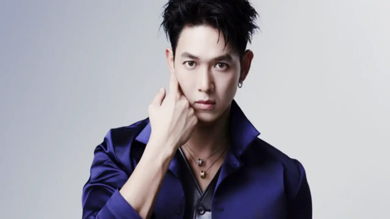 Cú "lột xác" ngỡ ngàng của "mỹ nam trăm tỷ" tham gia Tinh hà say hi