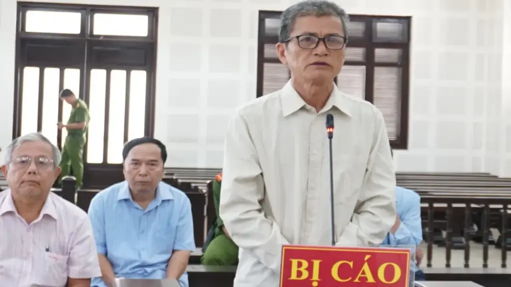 Cựu giám đốc ban quản lý dự án, kho bạc hầu tòa vì để thất thoát cả chục tỉ