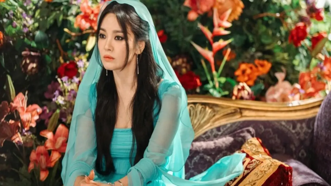 Đằng sau ống kính máy quay, Song Hye Kyo thực sự là người như thế nào?