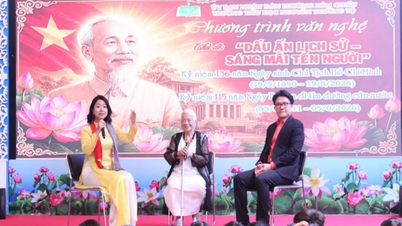Đạo diễn 97 tuổi Xuân Phượng rưng rưng kể lại lần gặp Bác Hồ ở Việt Bắc