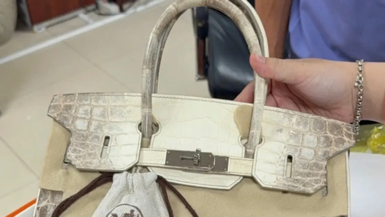 Đấu giá trực tuyến 2 túi HERMES của bà Trương Mỹ Lan
