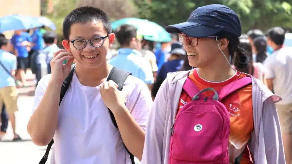 Đề các môn chuyên thi lớp 10 trường Khoa học tự nhiên