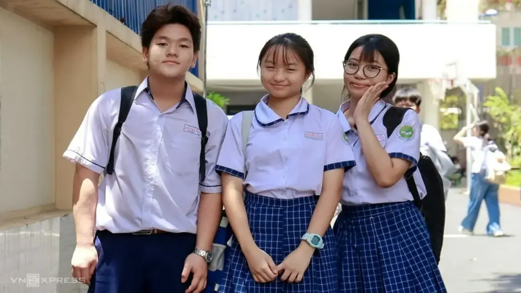Đề Văn lớp 10 Phổ thông Năng khiếu hỏi về 'nghịch lý của sự lựa chọn'