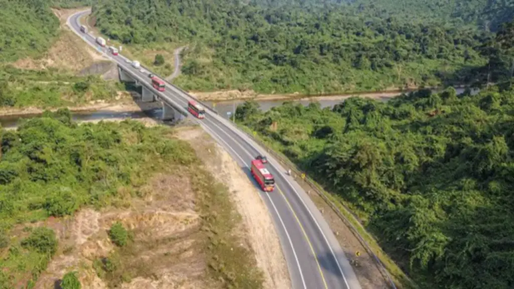 Đề xuất ưu tiên mở rộng ngay cao tốc 2 làn xe