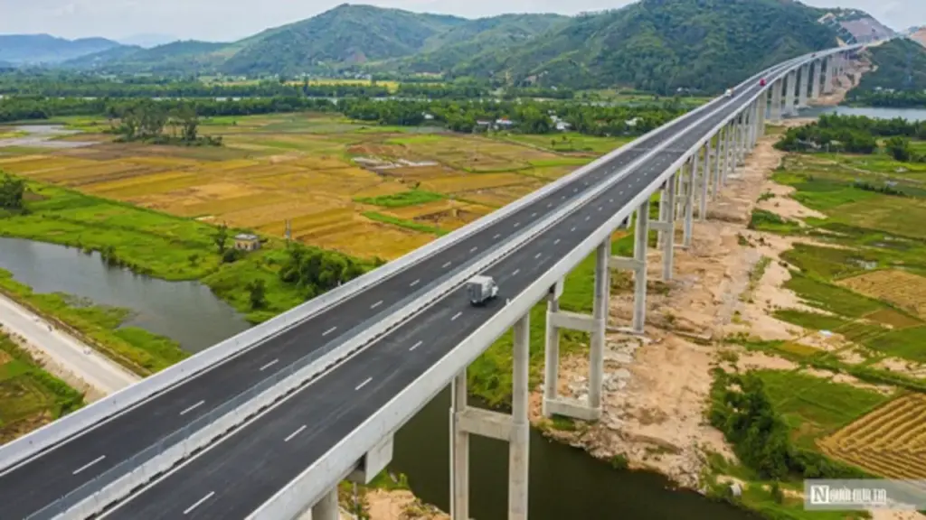 Diện mạo cao tốc Chí Thạnh- Vân Phong qua tỉnh Đắk Lắk trước giờ thông xe toàn tuyến
