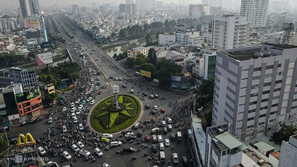 Điều chỉnh giao thông tại vòng xoay trung tâm TP HCM