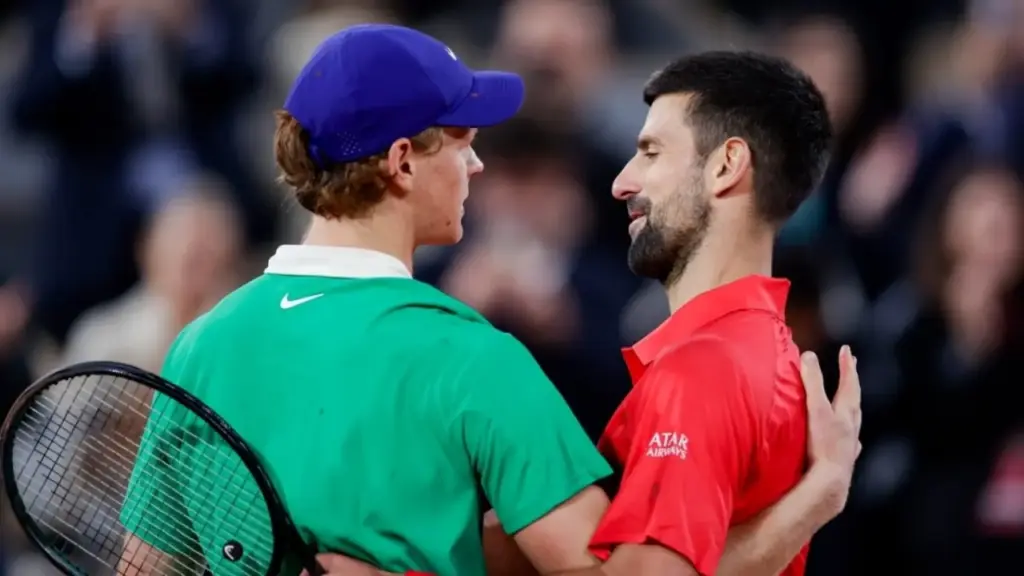 Djokovic khác nhánh Sinner ở Roland Garros