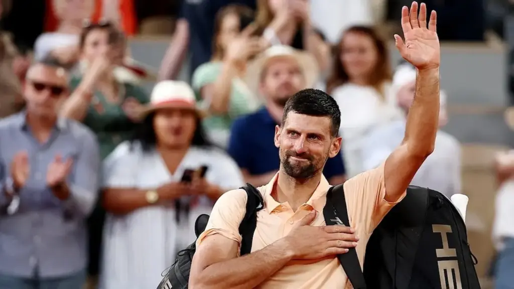 Djokovic thua ngược ở vòng ba Roland Garros