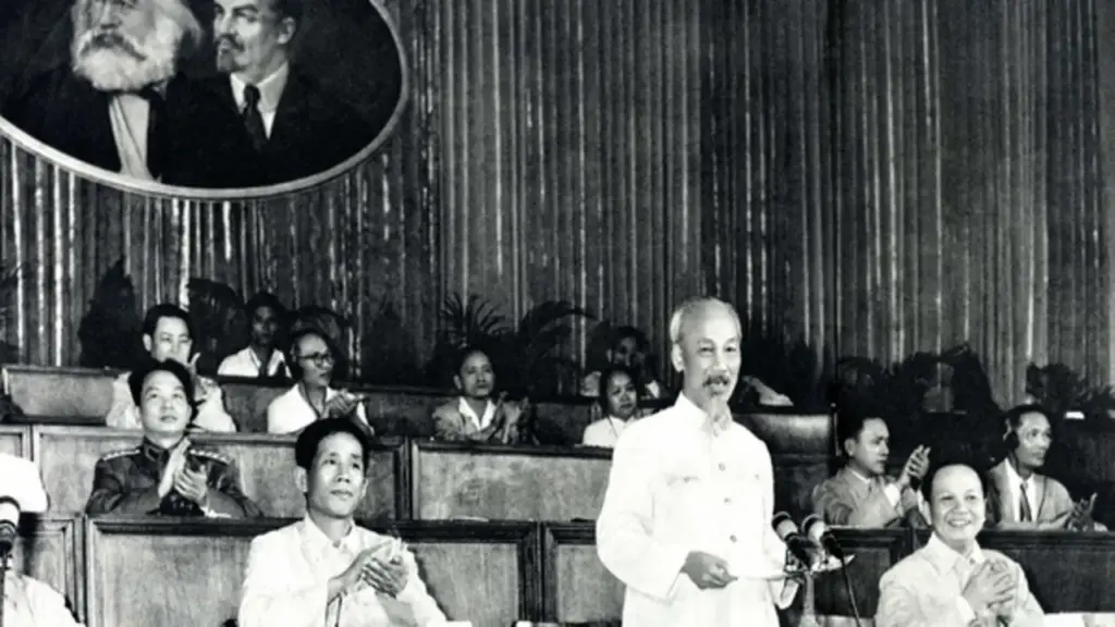 Độc lập dân tộc và chủ nghĩa xã hội trong tư tưởng Hồ Chí Minh