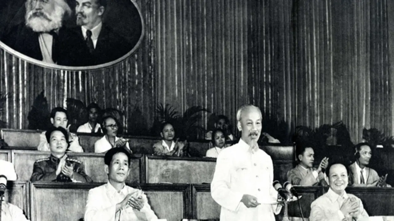 Độc lập dân tộc và chủ nghĩa xã hội trong tư tưởng Hồ Chí Minh