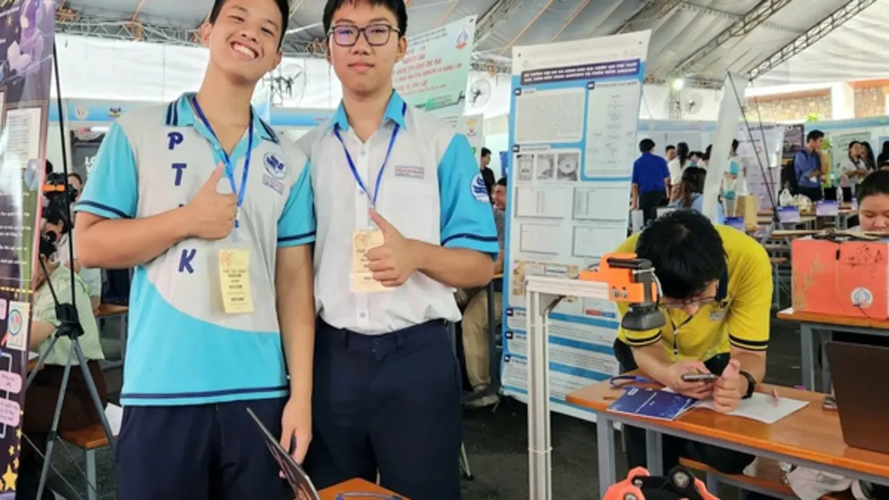 Đôi bạn chuyên toán Phổ thông Năng khiếu nêu bí kíp 'vượt vũ môn' thi lớp 10