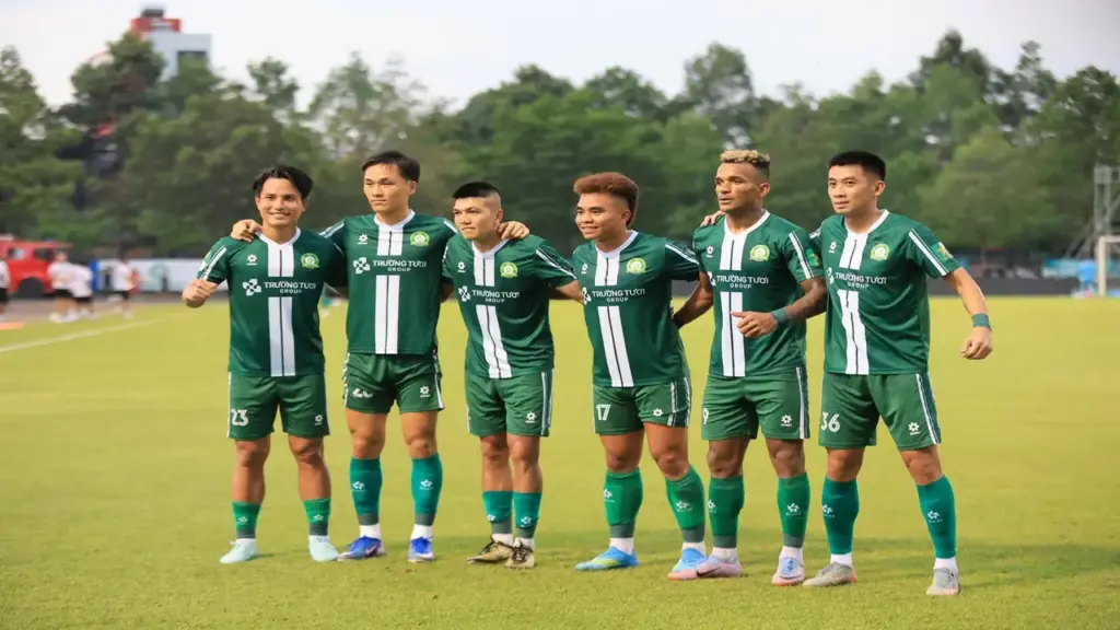 Đội bóng của Công Phượng thăng hạng lên V-League
