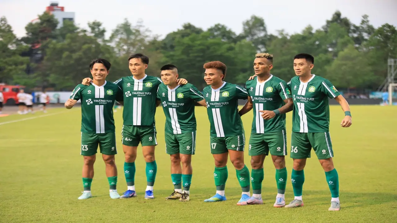 Đội bóng của Công Phượng thăng hạng lên V-League