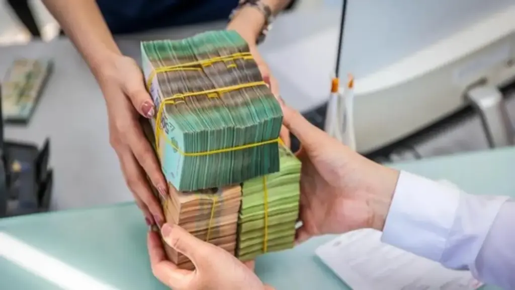 Dòng vốn chủ lực trước áp lực tăng trưởng
