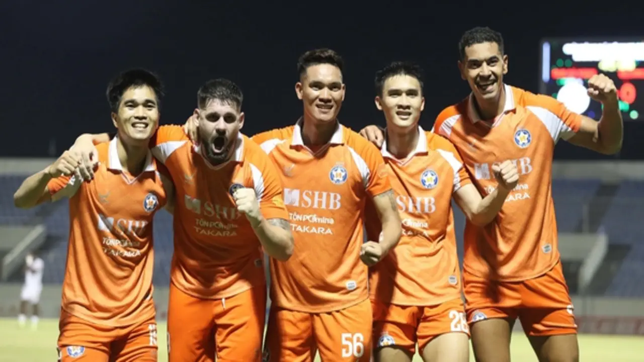 Đua vô địch đã hạ màn nhưng V-League vẫn cực kỳ đáng xem: Còn 2 cuộc đua 'nóng'